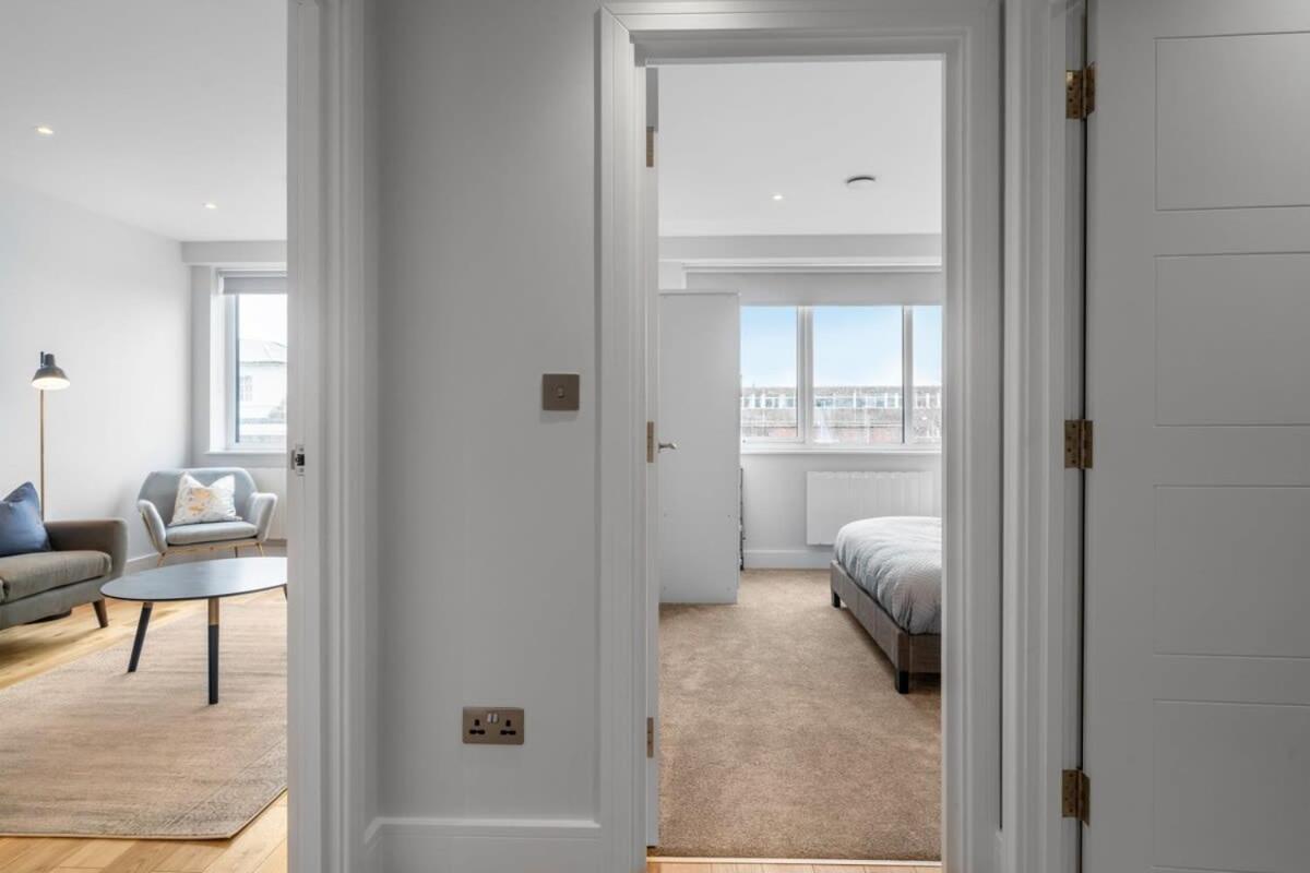 Lovely 1 Bedroom Apartment In The Heart Of Eastleigh Extérieur photo