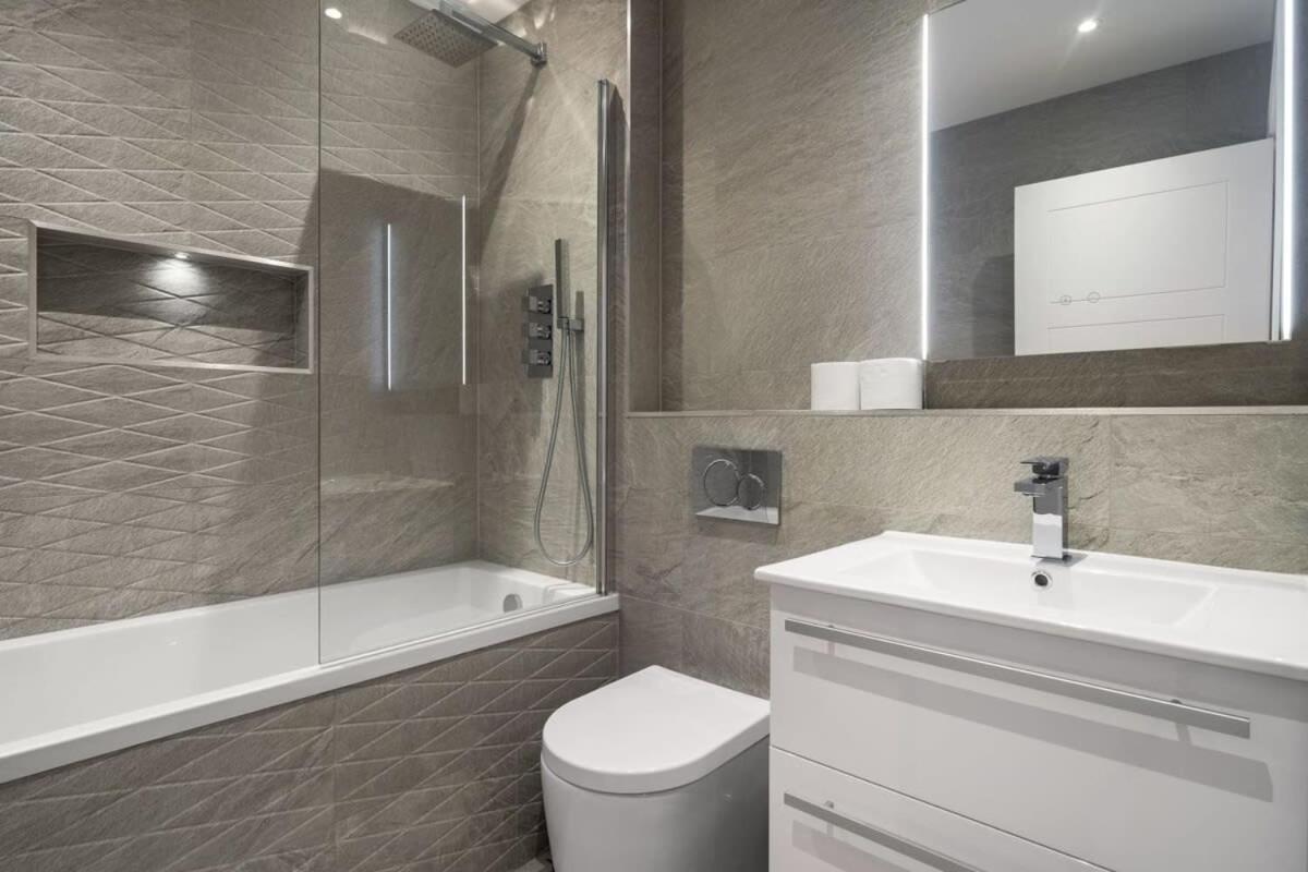 Lovely 1 Bedroom Apartment In The Heart Of Eastleigh Extérieur photo